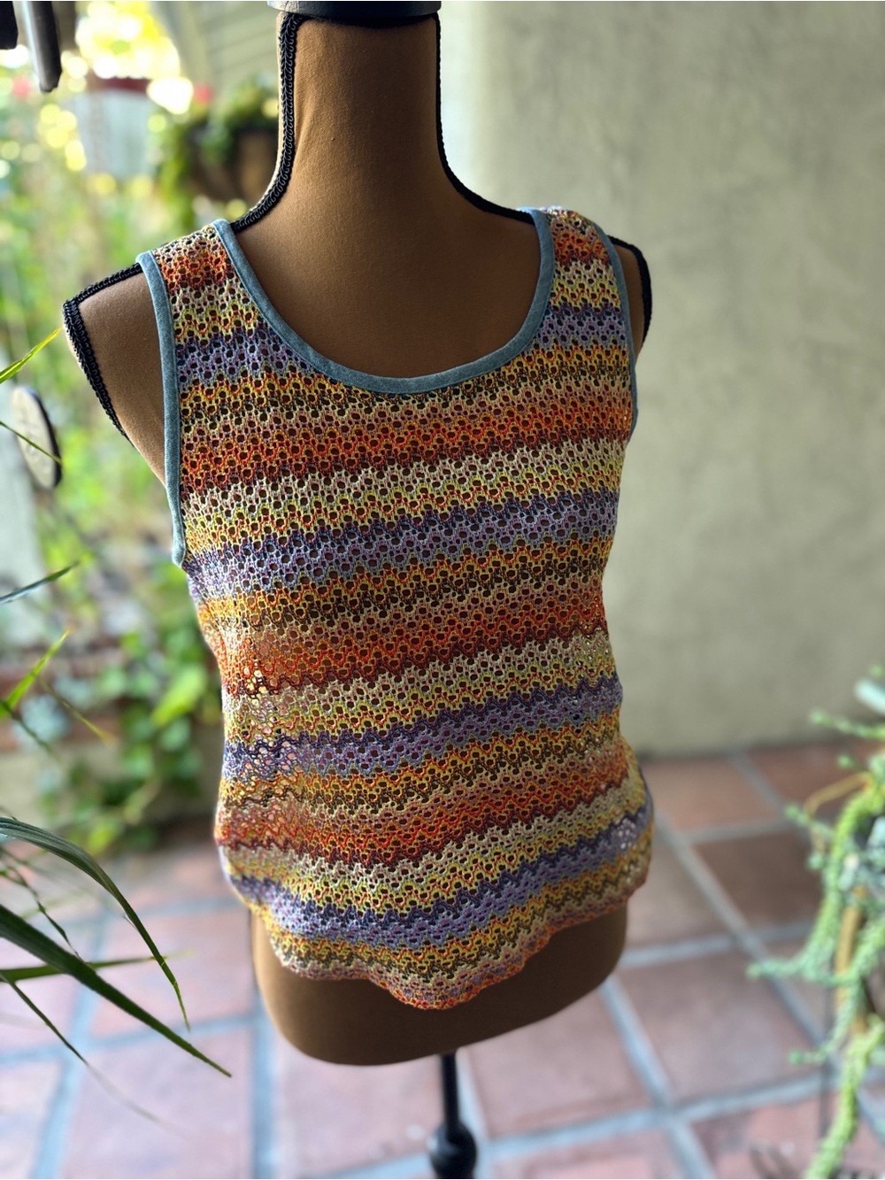 Vtg Multicolor Crochet Style Tank Top - Sleeveless Women's Top